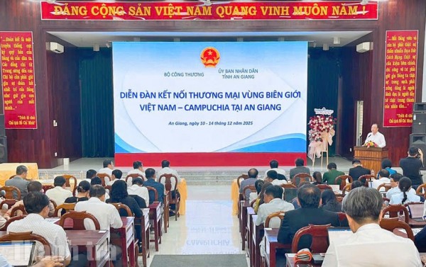 Tăng cường kết nối, thúc đẩy thương mại biên giới Việt Nam - Campuchia